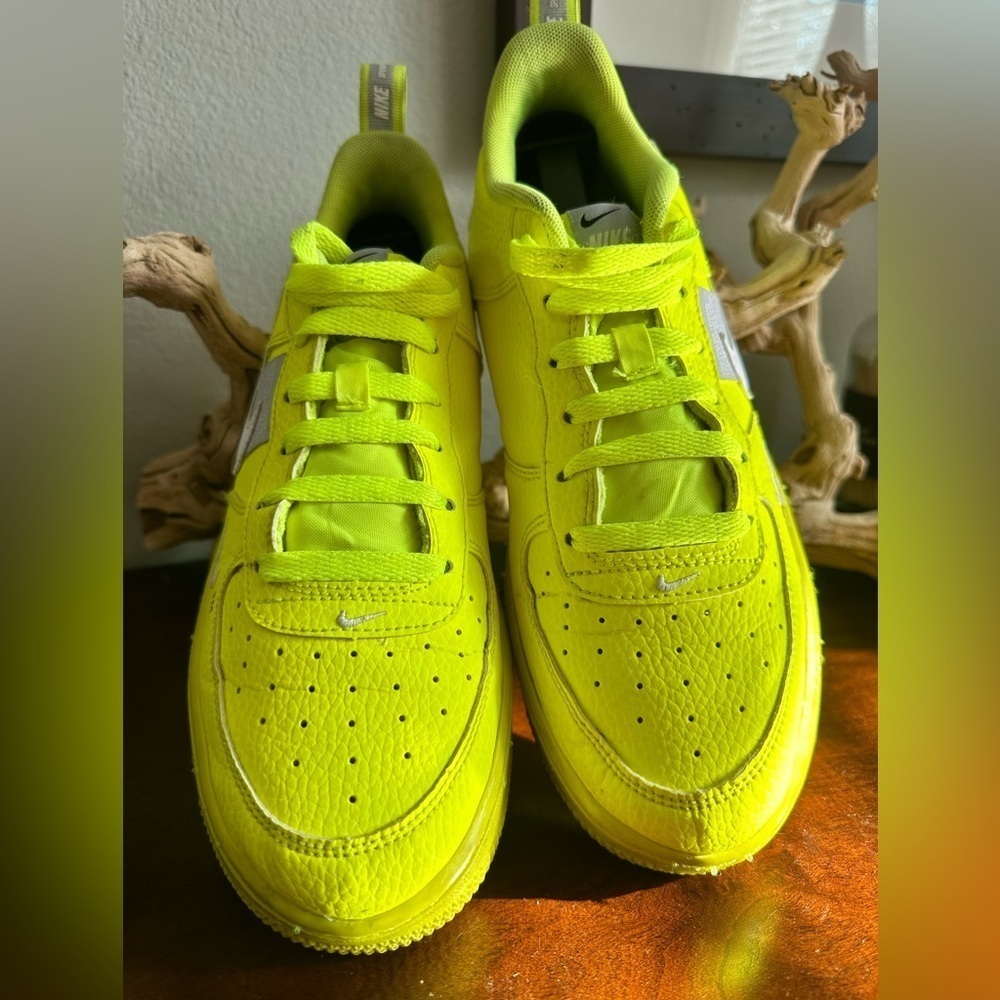 Nike Air Force 1 '07 LV8 Overbranding Size 7Y - Picture 2 of 12
